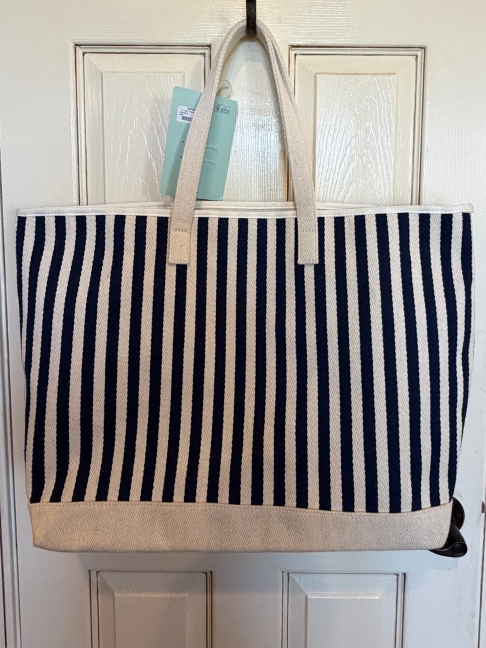 Lg Striped Navy/Off White Tote w/lobster accent pouch & lobster Hair clip - Picture 5 of 6